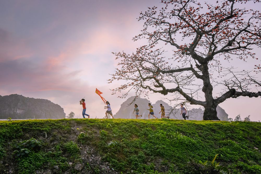 Photograph by NAM BUI