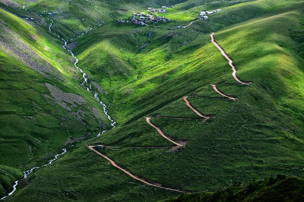 Photograph by Muzaffer Sütlüoğlu