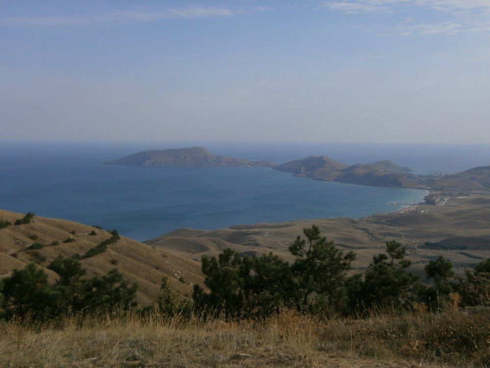 Двуякорная бухта (Феодосия, Крым)