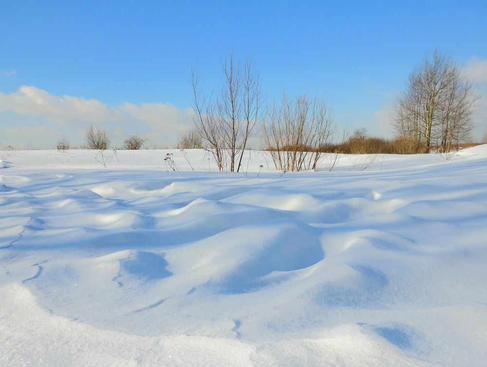 Снежные бугорки