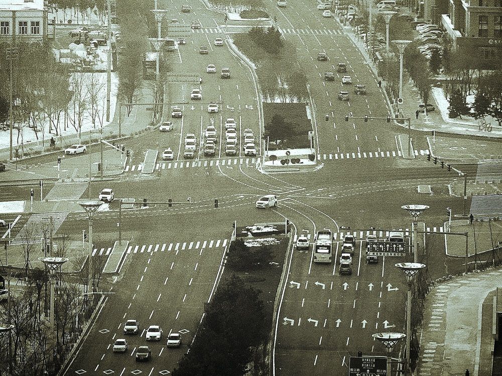 Большому городу, большие перекрёстки.