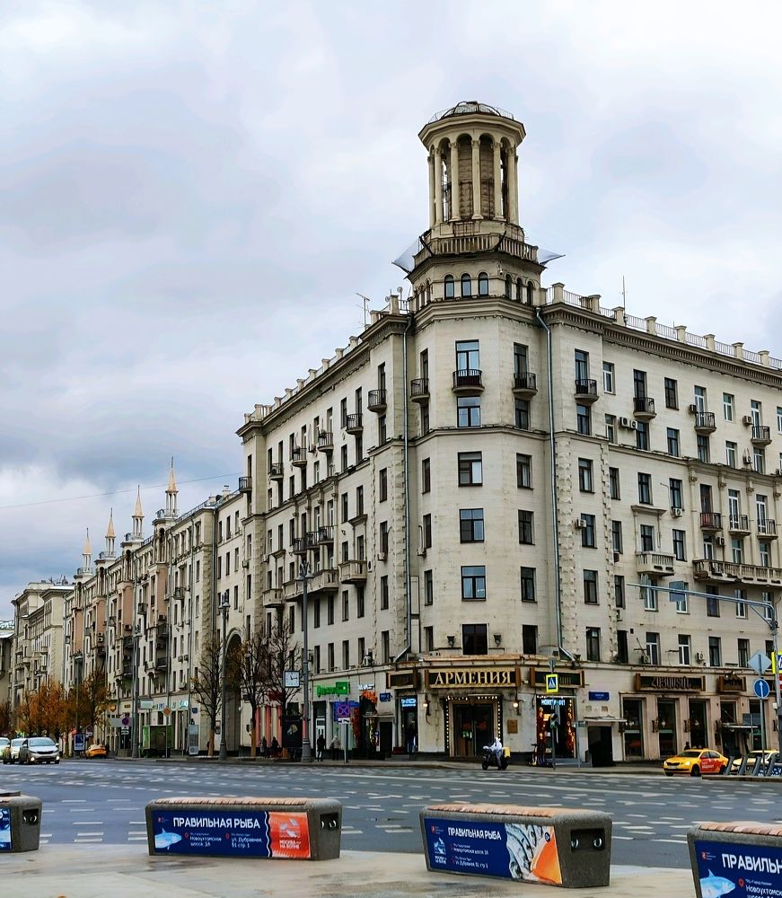 Прогулка по Тверской улице в Москве