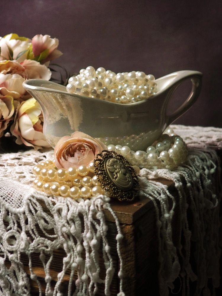 Перламутровый соусник с жемчугом