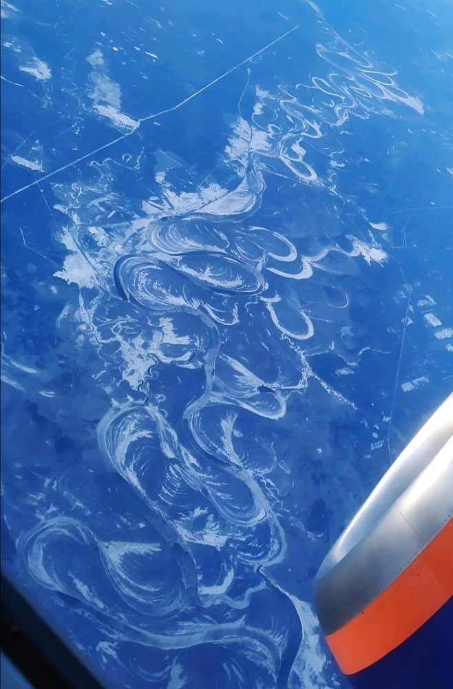 Вид на замерзающую реку Катунь