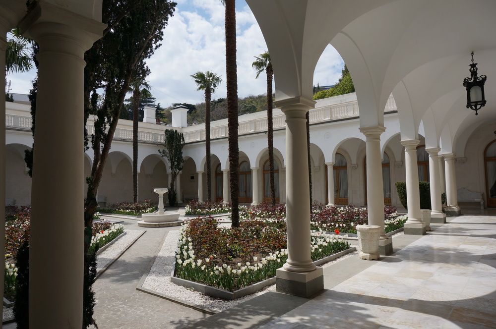 Внутренний дворик Ливадийского дворца.