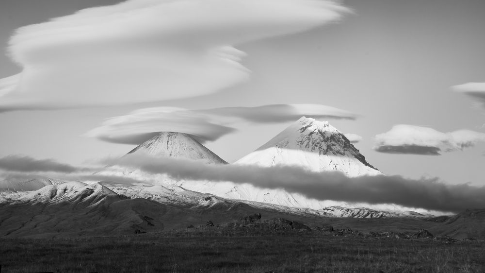 Облака на вулканами. Камчатка, сентябрь 2024