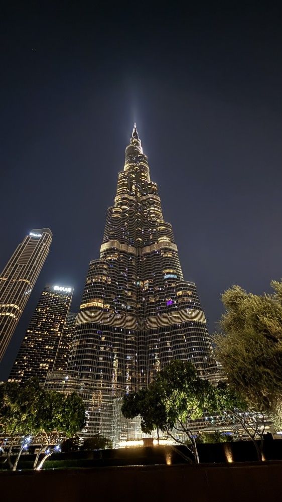 Burj Khalifa: A Beacon in the Night