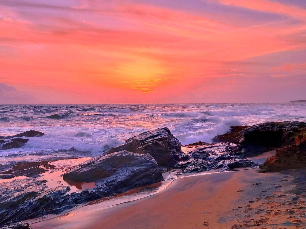 Розовый закат в Индийском океане