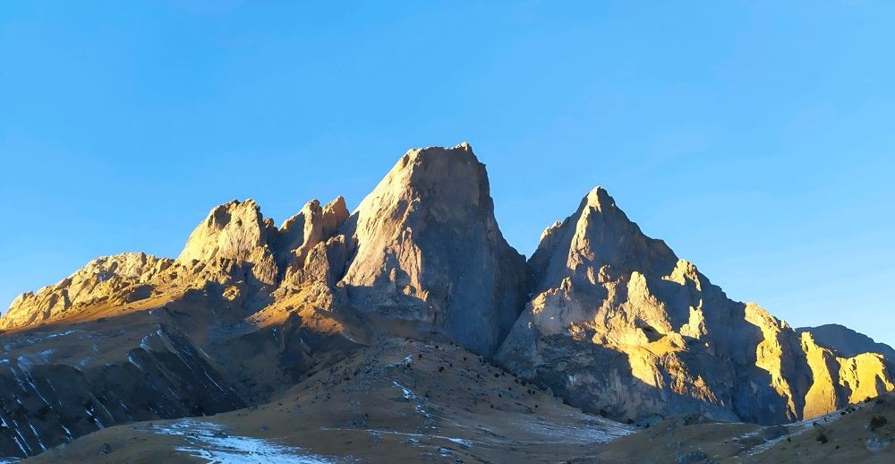 У горы Цей-Лоам