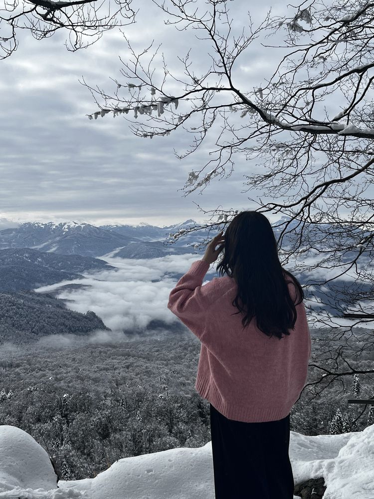 Девушка в горах