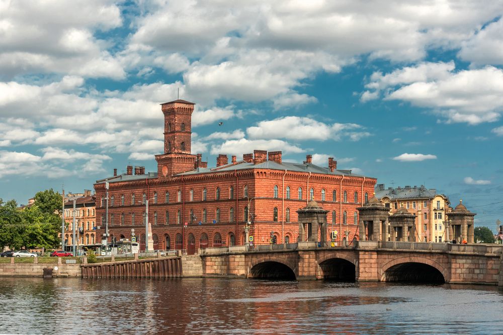 Тёплый день осеннего Петербурга. Старо-Калинкин мост