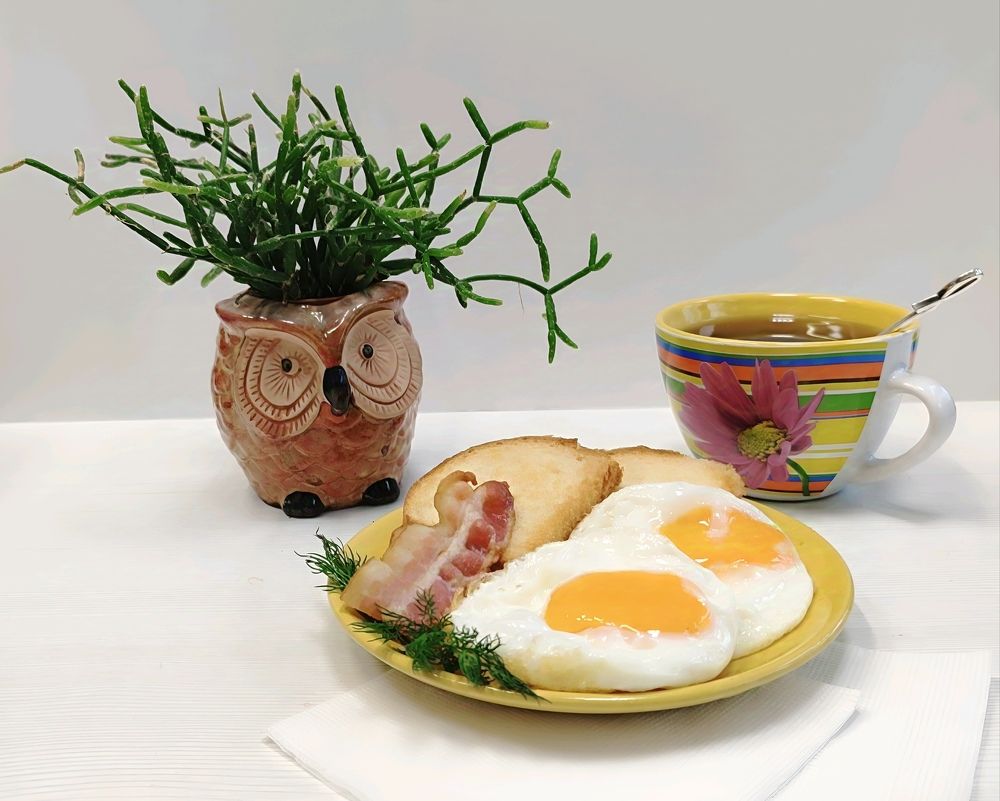 Глазунья с беконом