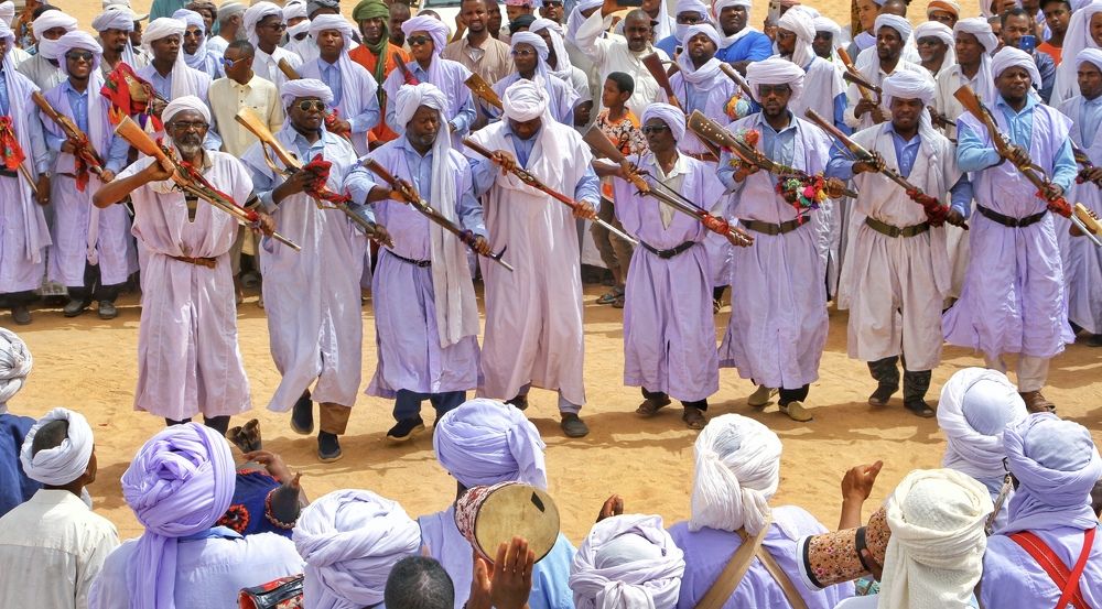 رقصة البارود الفلكلورية الصحراوي