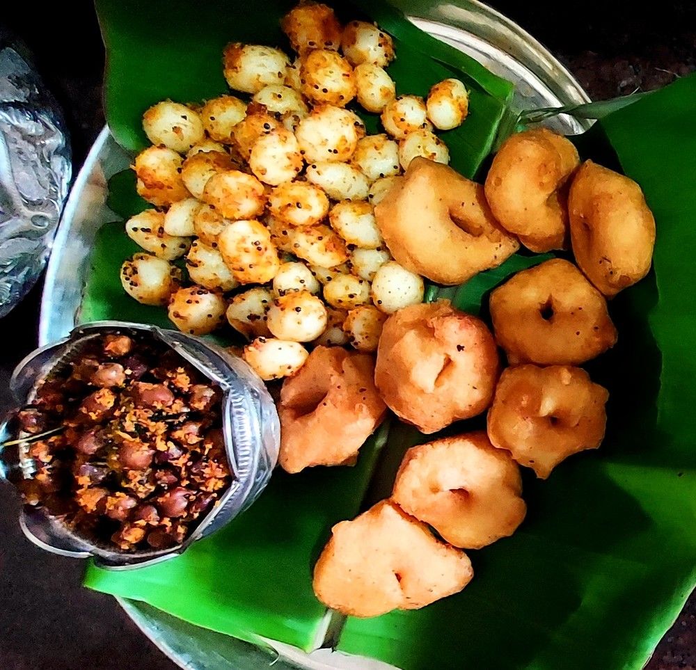 Yummy Medhu vada, undrallu, Black chenna sundal