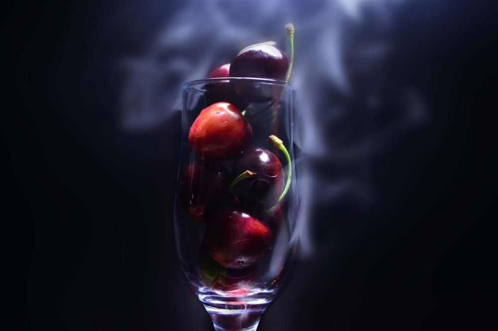 черешня в бокале