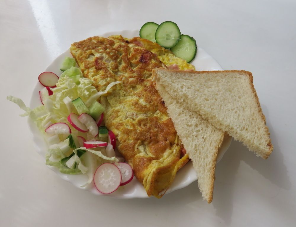 Omelette with vegetables