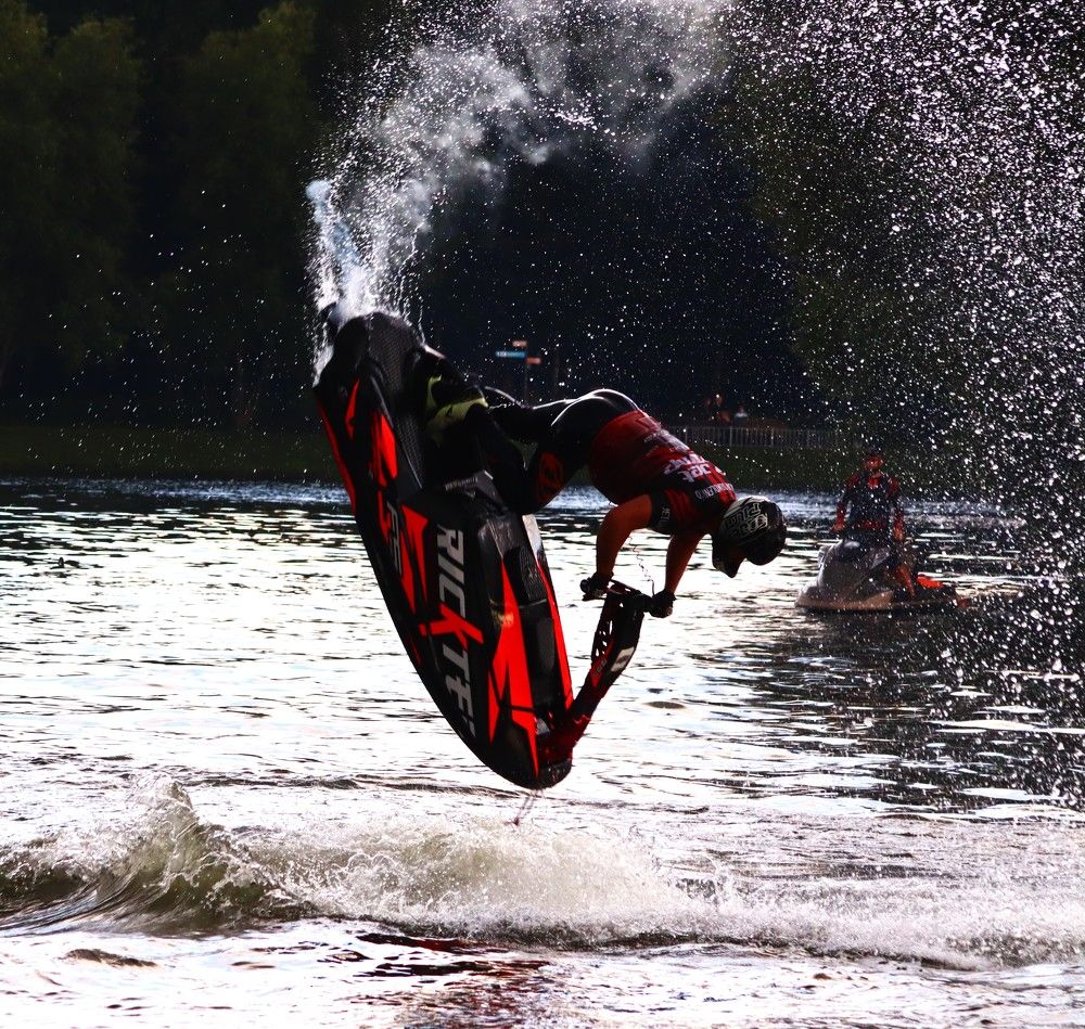 Прыжок над водой