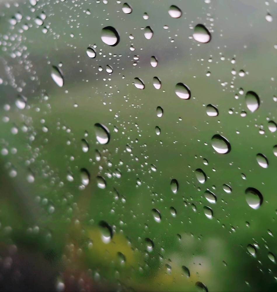 Капли дождя