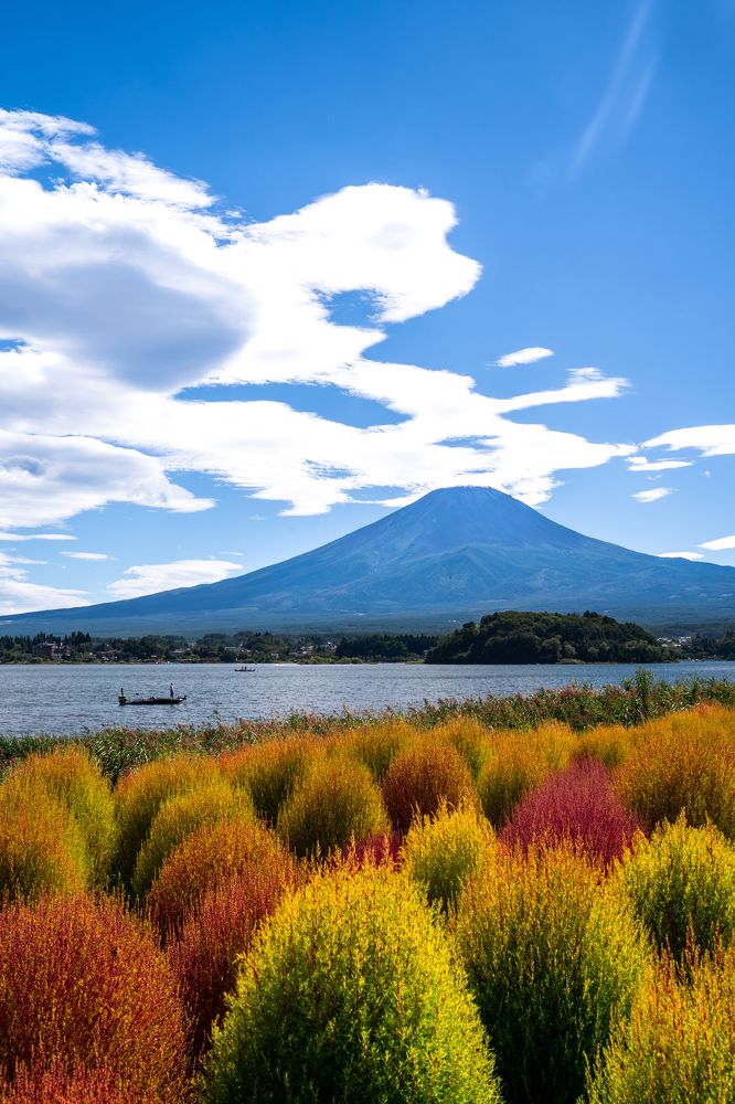 A boatman beneath Fuji-san