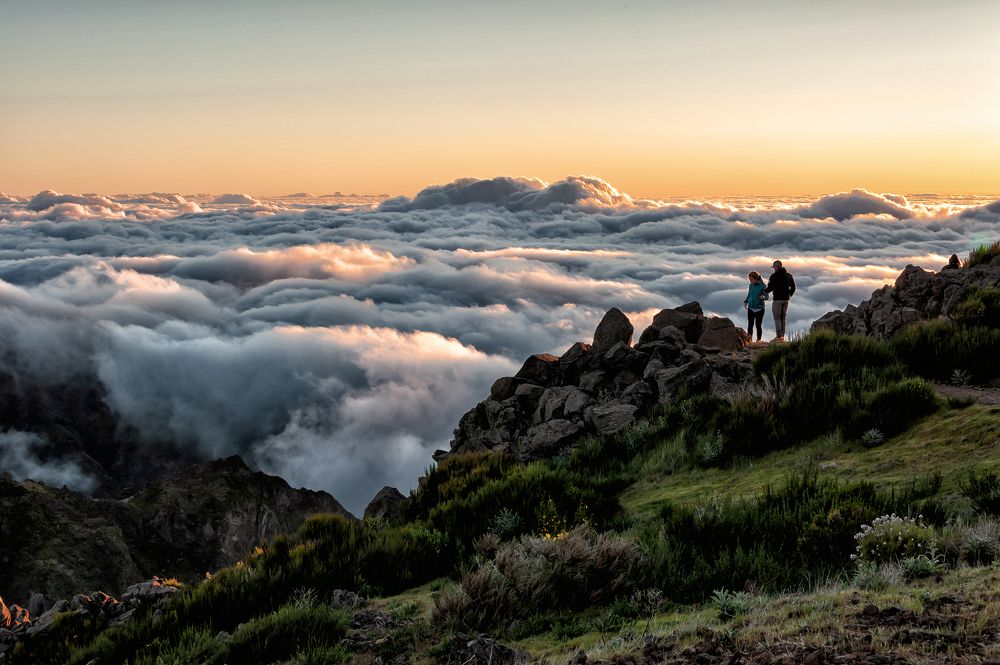 Рассвет над облаками.