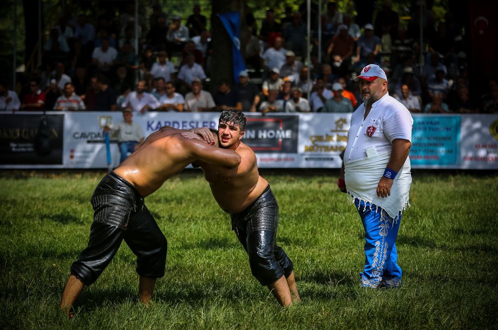 Geleneksel yağlı güreşleri Türkiye