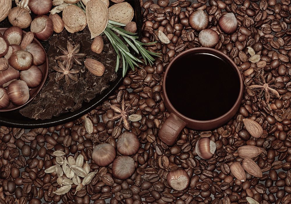 Кофе. Орехи. Шоколад.