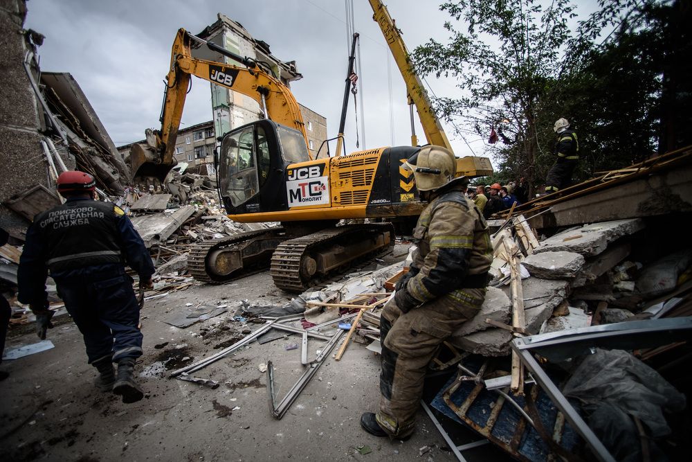 На месте обрушения