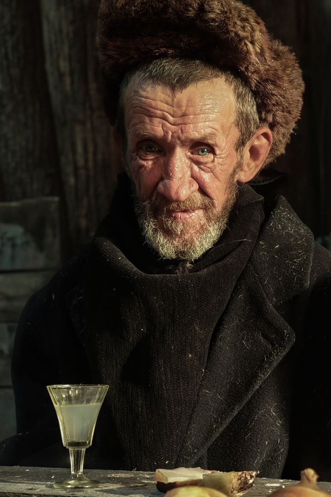 Старый мужик