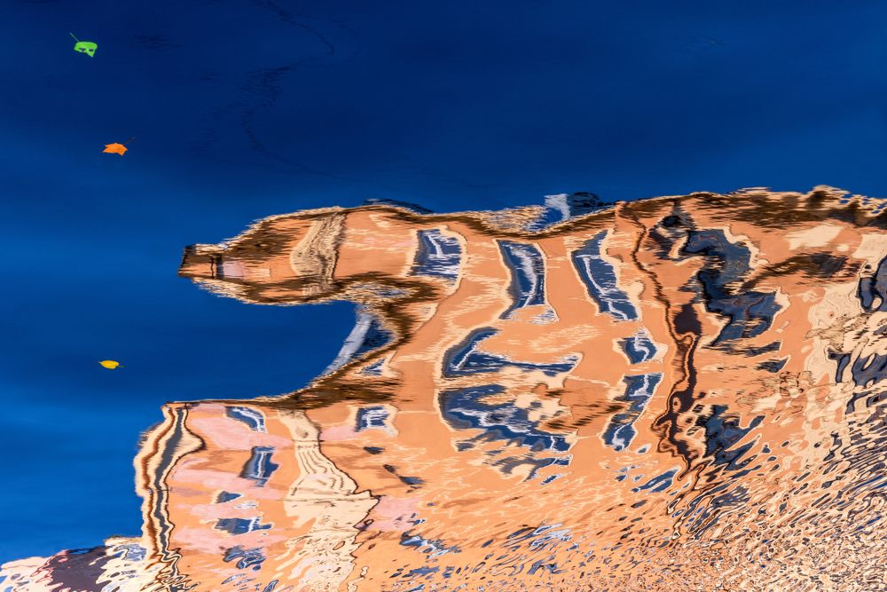 Призрачный мир осеннего Петербурга.