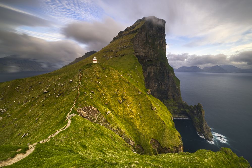 BEAUTIFUL DANGEROUS - Faro di Kallur