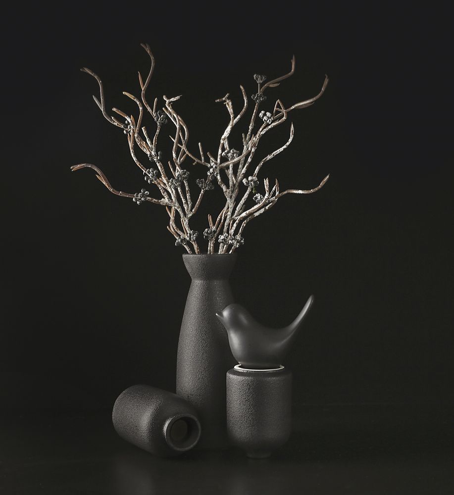 Черное на черном