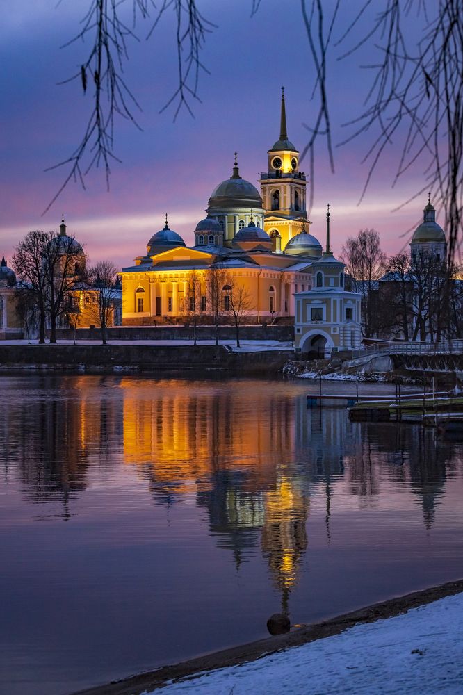 В вечерних сумерках