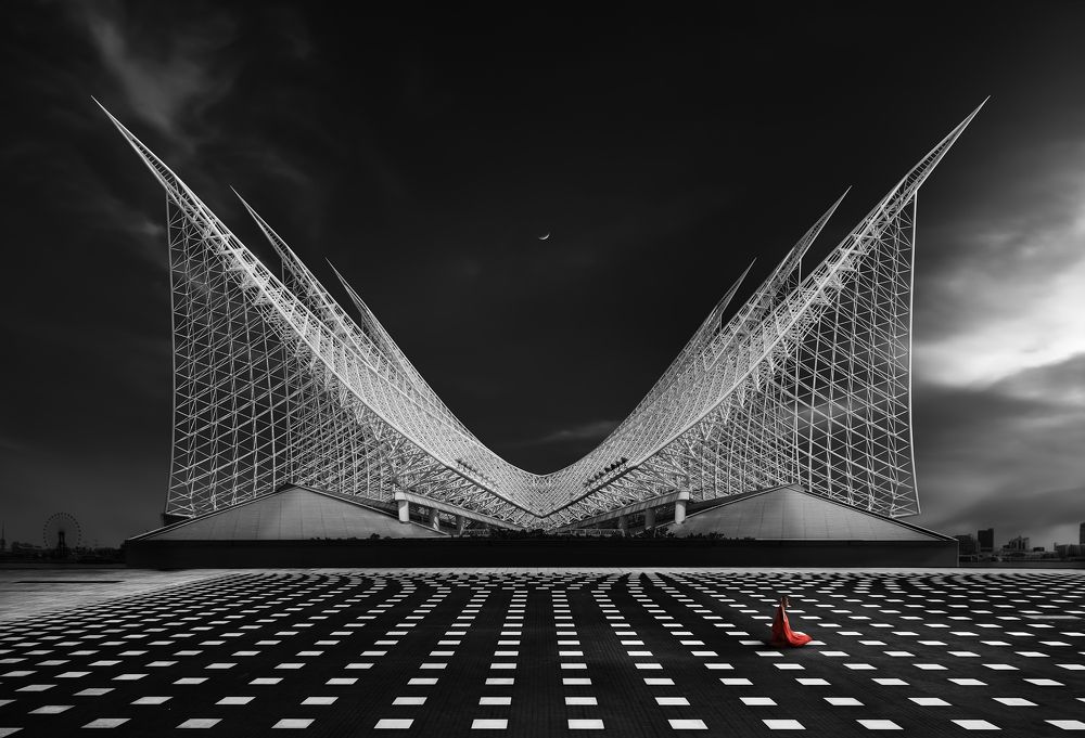 Photograph by KAWAKAMI KAZUTOSHI