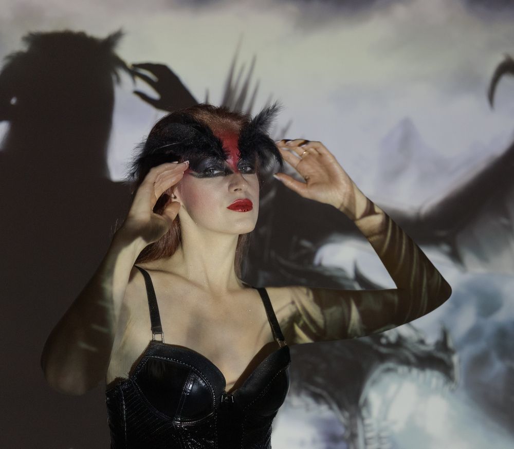 Символ  уходящего года дракона