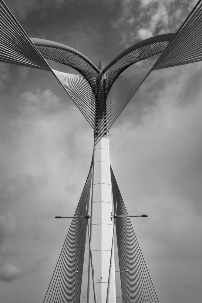 The Uniqueness of the Putrajaya Vision Bridge Building