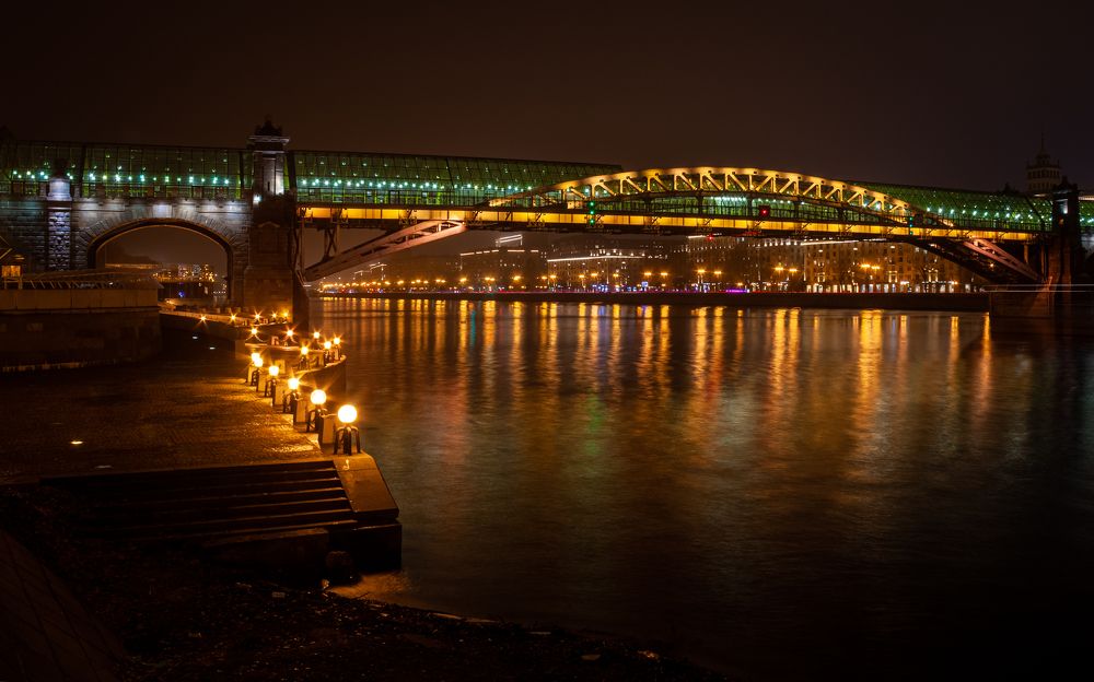 Пушкинский мост. Ночь.