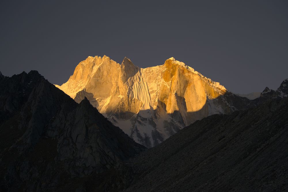 The Golden Crown of Divinity