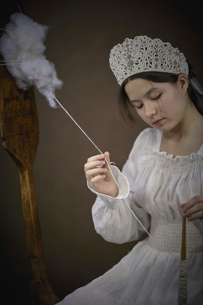 Венец (челка) Новгородская - девичий головной убор.