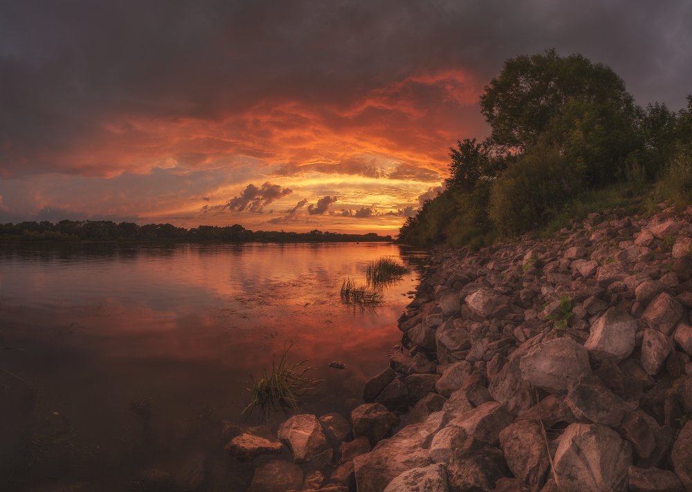Предгрозовой закат
