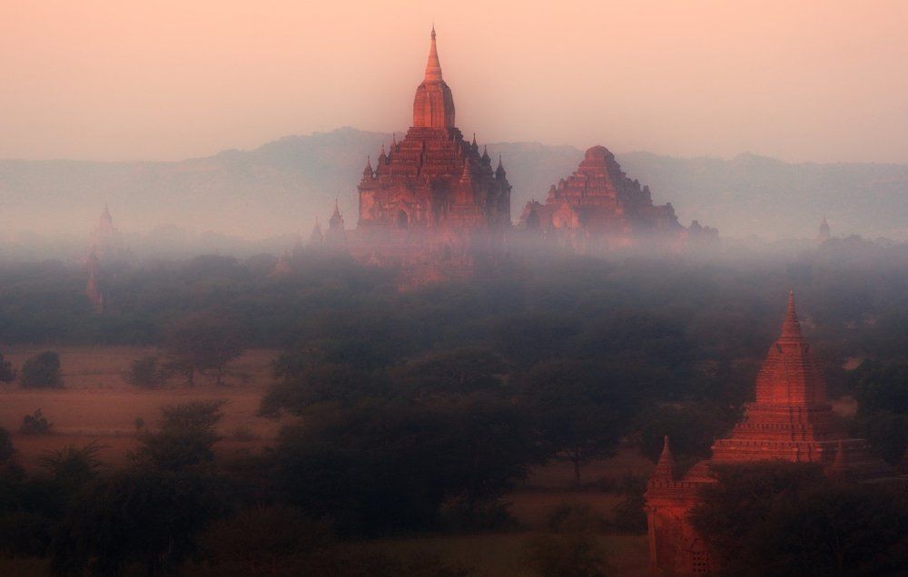 Рассвет над Старым Баганом