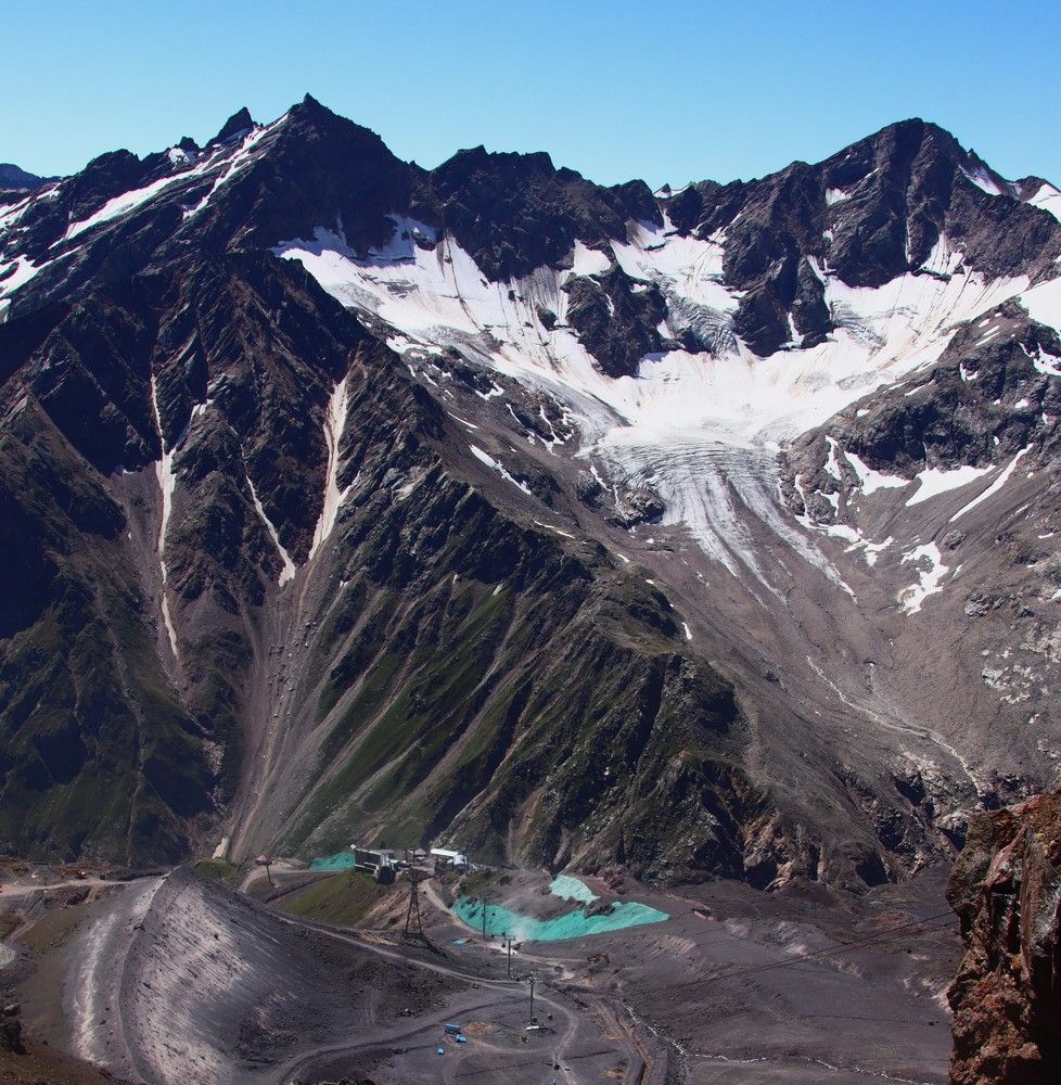с Эльбруса вид на горы лучше...