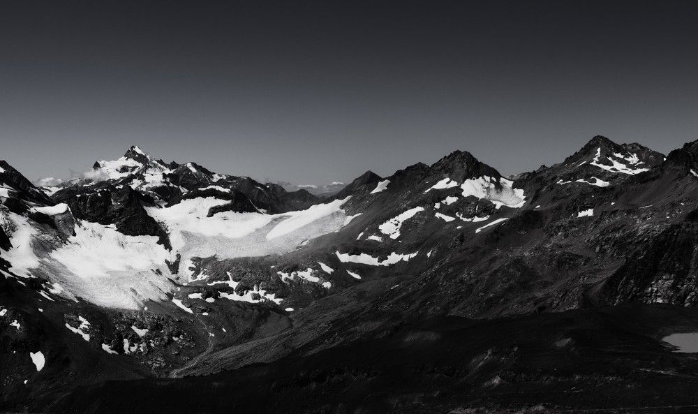 Горы, снега, великолепие.