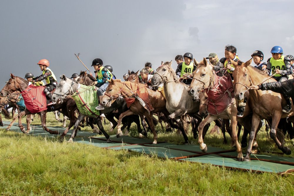 Mongolian Horse Racing