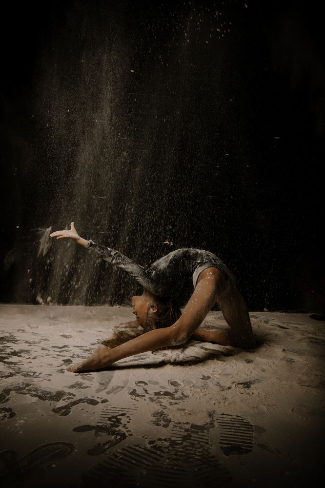 Девочка в муке