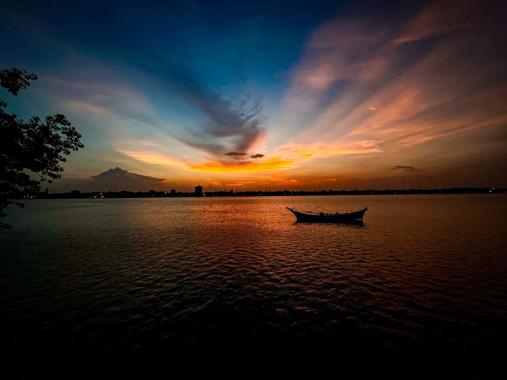 Фотография автора Hirak Mitra