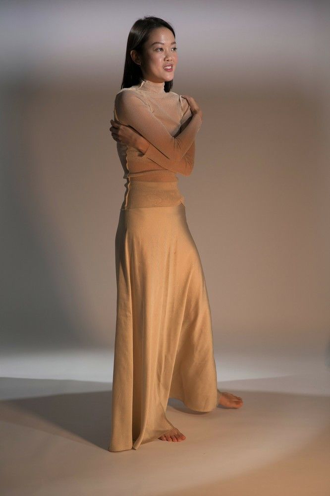 Манюня- сама швец, сама жнец и в дуду игрец