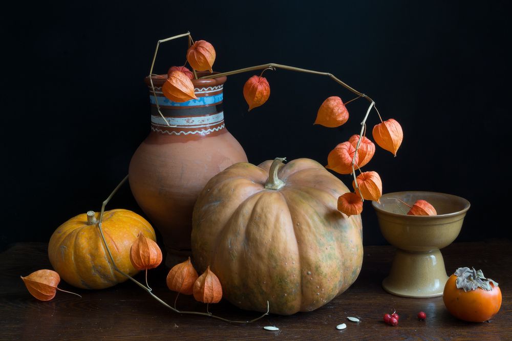 Две тыквы и фонарики