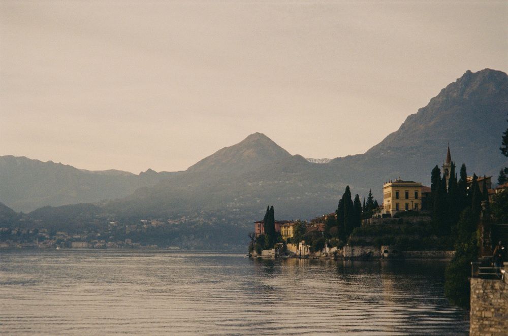 Serenity on Lake Como: Nature’s Mirror