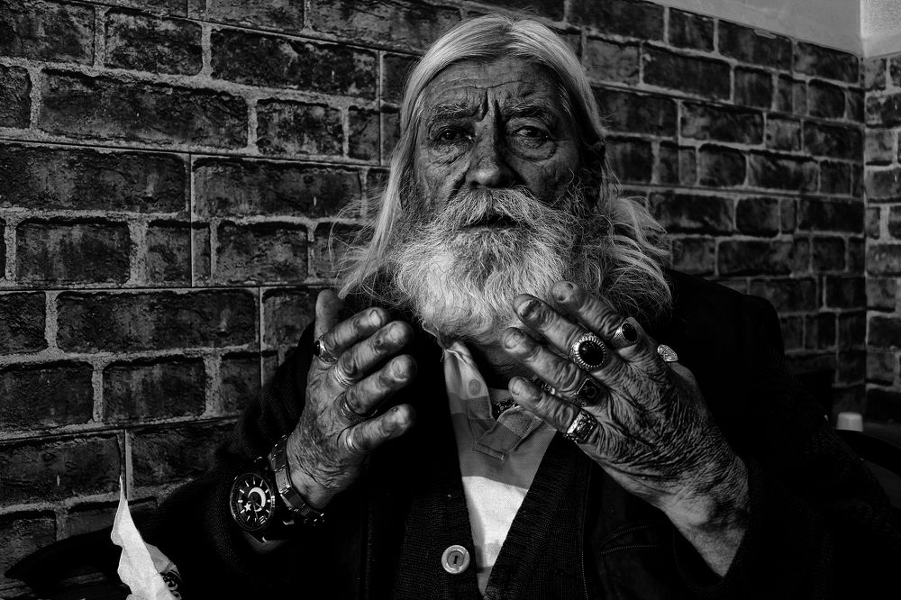 Photograph by Muzaffer Sütlüoğlu