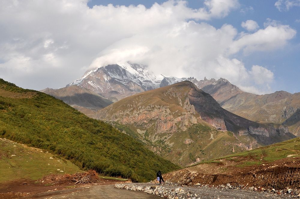 Двое в горах.